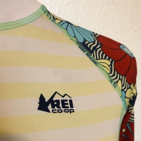 REI CO-OP Rashguard Girls Size Medium (10-12) Red Yellow Multicolor Floral Swim - Picture 11 of 12